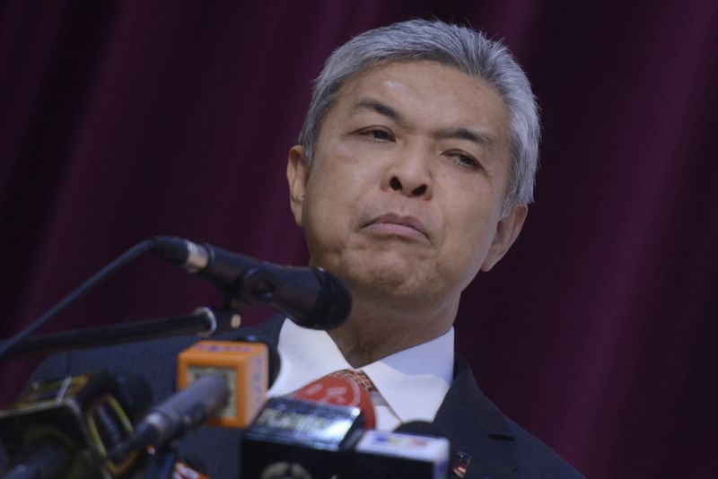 Timbalan Perdana Menteri Datuk Seri Ahmad Zahid Hamidi berkata kerajaan menerusi Kementerian Kesejahteraan Bandar, Perumahan dan Kerajaan Tempatan boleh melakukan kawalan harga secara berhemah dengan mengambil kira elemen tertentu seperti lokasi dan jenis rumah. – Gambar fail The Malaysian Insider, 2 Mac, 2016.