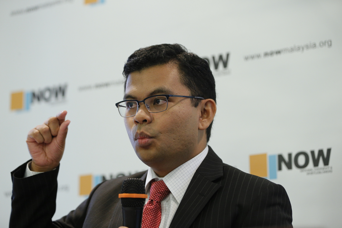 NOW director Akmal Nasir says Attorney-General (A-G) Tan Sri Mohamed Apandi Ali must improve the Malaysian Anti-Corruption Commission (MACC) Act 2009 if he takes the government's integrity seriously. – The Malaysian Insider pic by Kamal Ariffin, February 17, 2016.