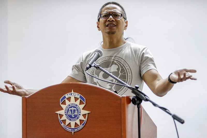 Associate Professor Dr Azmi Sharom’s statement on the Perak constitutional issue landed him in hot water. Today, the sedition charge against him was dropped. – The Malaysian Insider file pic, February 12, 2016.