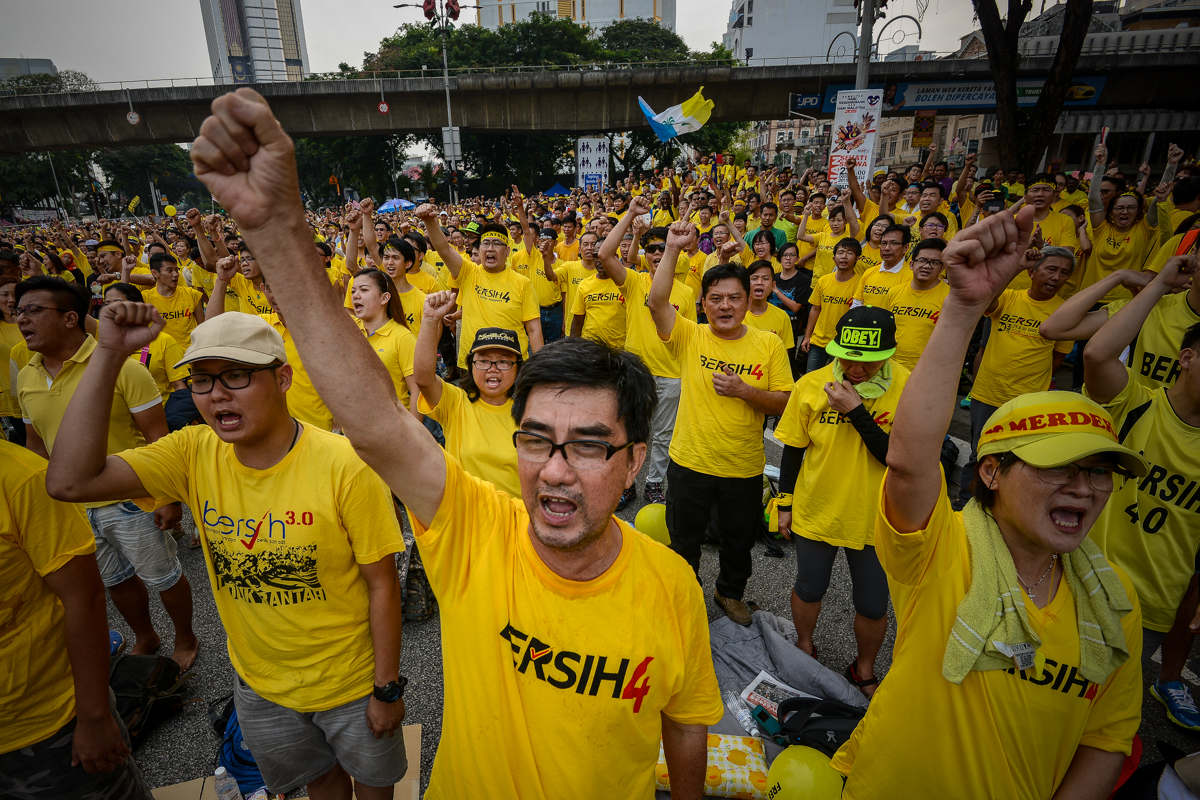 Rally-goers are back after taking a lunch break earlier. – The Malaysian Insider pic by Afif Abd Halim, August 30, 2015.