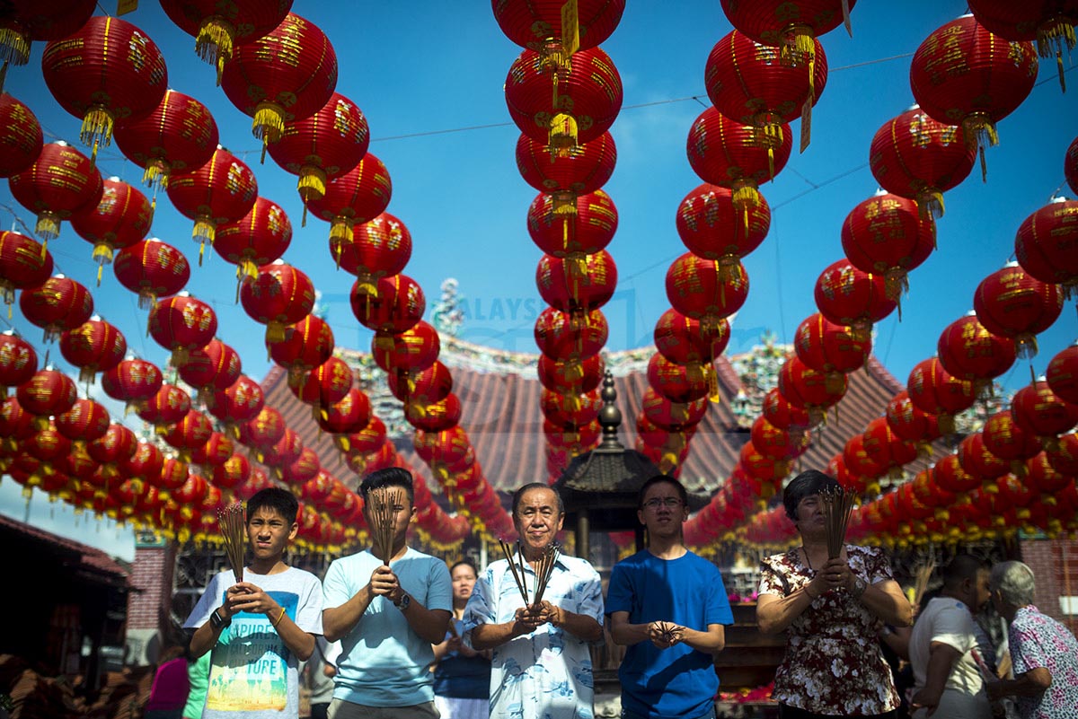 Breathtaking sights of red lanterns light up the Malaysian skyline for the 15 days of Chinese New Year. – The Malaysian Insider pic by Hasnoor Hussain, February 22, 2015.