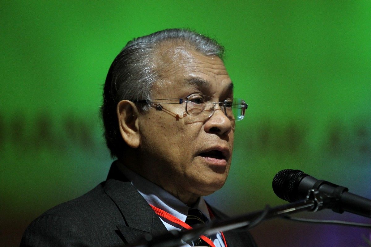 Human Rights Commission of Malaysia (Suhakam) chairman Tan Sri Hasmy Agam says the commission will be in deficit by next November as its funding for 2016 has been reduced by almost 50%. – The Malaysian Insider file pic, November 16, 2015.