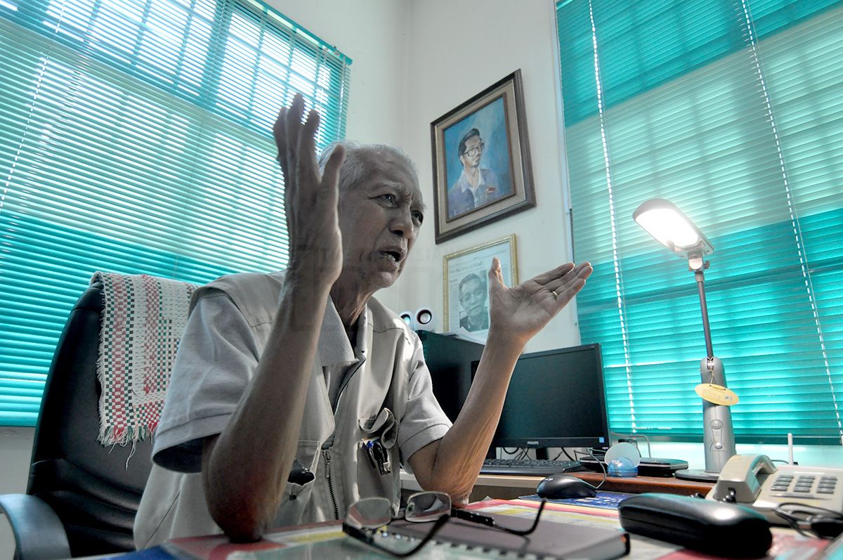 Dr Kassim Ahmad ketika ditemubual di rumahnya di Kulim, baru-baru ini, berkata beliau berani berdebat mempertahankan pendiriannya. 