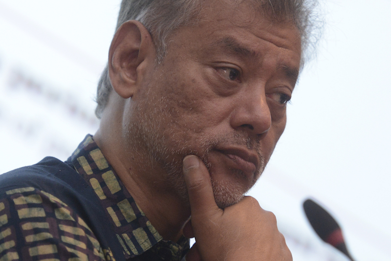 Former senior United Nations official Jomo K.S. gestures during the Malaysian Economic Association 2016 Trans-Pacific Partnership (TPPA) forum in Kuala Lumpur today. – The Malaysian Insider pic by Najjua Zulkefli, January 11, 2016.