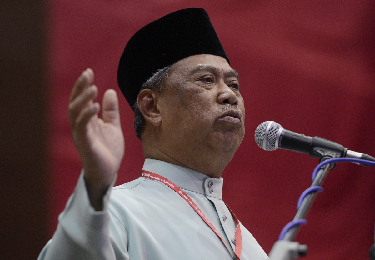 Tan Sri Muhyiddin Yassin wants Umno president Datuk Seri Najib Razak to explain the whereabouts of the balance of the RM2.6 billion ‘donation’ deposited into his personal accounts. – The Malaysian Insider pic by Nazir Sufari, August 14, 2015. 