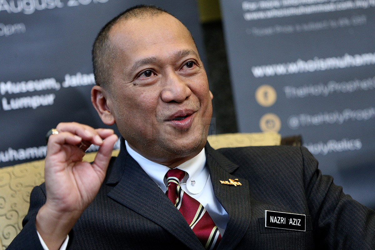 Menteri Pelancongan dan Kebudayaan Datuk Seri Mohamed Nazri Abdul Aziz berkata pindaan undang-undang akan dilakukan pada sidang Dewan Rakyat depan bagi memastikan kepentingan rakyat berbilang agama terpelihara dalam isu hak penjagaan antara agama. – Gambar fail The Malaysian Insider, 18 Februari, 2016.