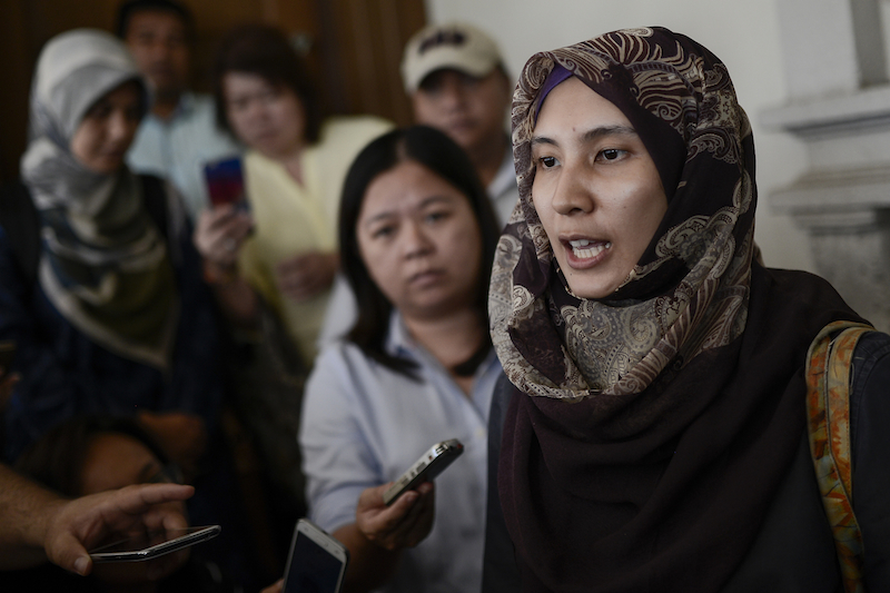 PKR vice-president Nurul Izzah Anwar says Prime Minister Datuk Seri Najib Razak has a moral obligation to explain the RM2.6 billion political donation in his personal accounts. – The Malaysian Insider pic by Nazir Sufari, January 21, 2016.