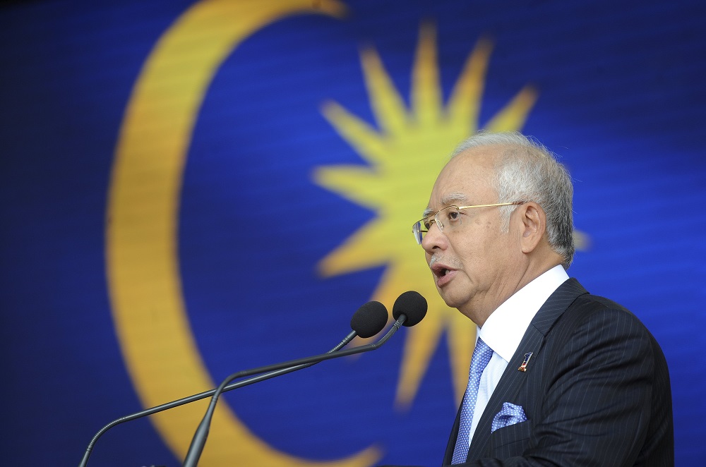 Datuk Seri Najib Razak says in Milan today he only bumped into Israeli Prime Minister Benjamin Netanyahu in New York and they did not meet formally. – Reuters pic, October 4, 2015.