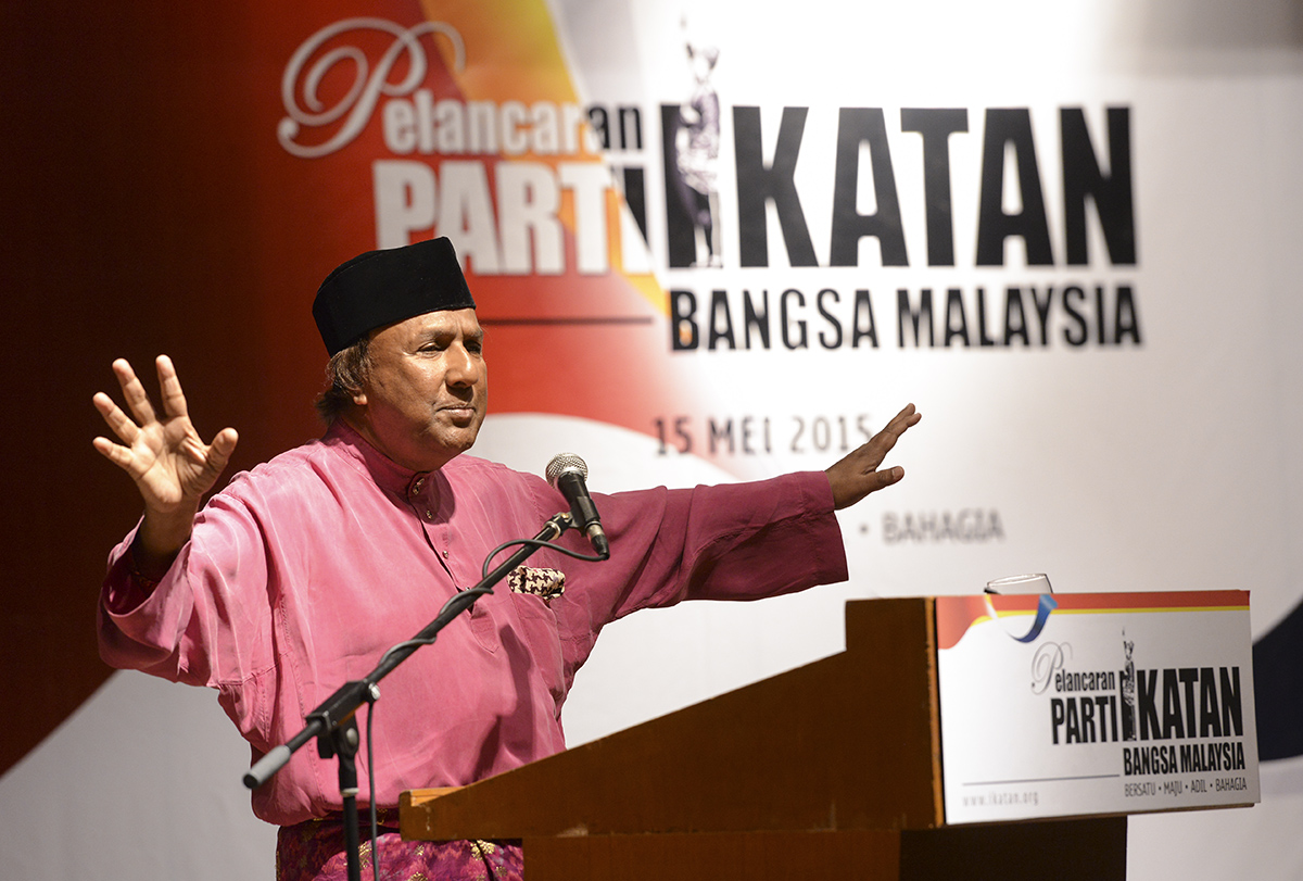 Tan Sri Abdul Kadir Sheikh Fadzir speaks during the official launching of Parti Ikatan Bangsa Malaysia at Seri Kembangan in Selangor. – The Malaysian Insider pic by Nazir Sufari, May 15, 2015.