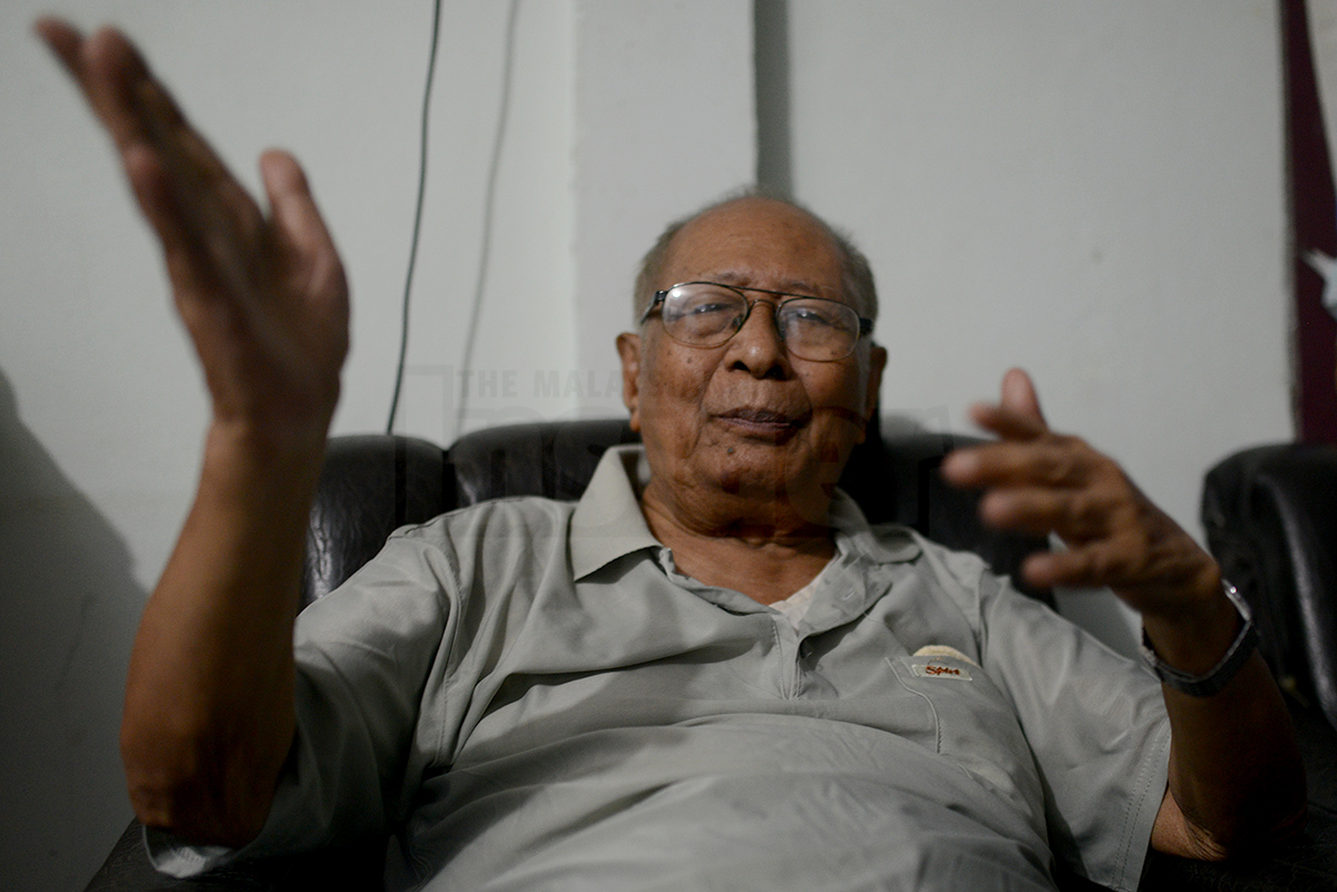 Abdullah Che Dat better known as Abdullah CD is 91 and had wished to die in Malaysia but there are fears he will be arrested if he sets foot in his birth country. – The Malaysian Insider pic by Hasnoor Hussain, December 2, 2014. 