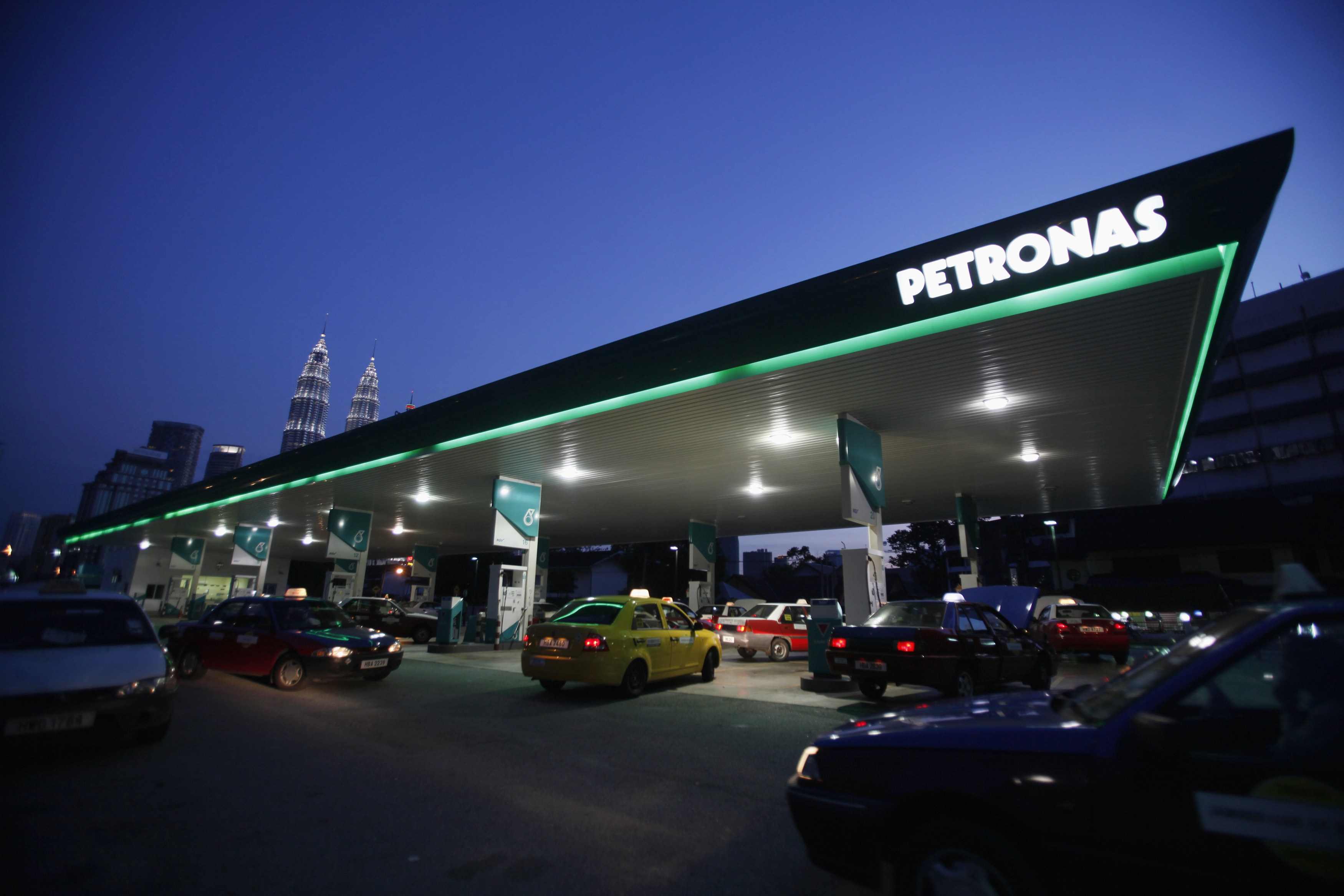 Petronas Gas Bhd mengaitkan penurunan keuntungannya kepada perkongsian keuntungan bersih daripada usaha sama yang lebih rendah disebabkan pengiktirafan sekali sahaja ke atas aset cukai tertunda yang timbul daripada elaun cukai pelaburan bagi loji tenaga Kimanis dalam tahun yang sama. – Gambar fail The Malaysian Insider, 24 Februari, 2016.