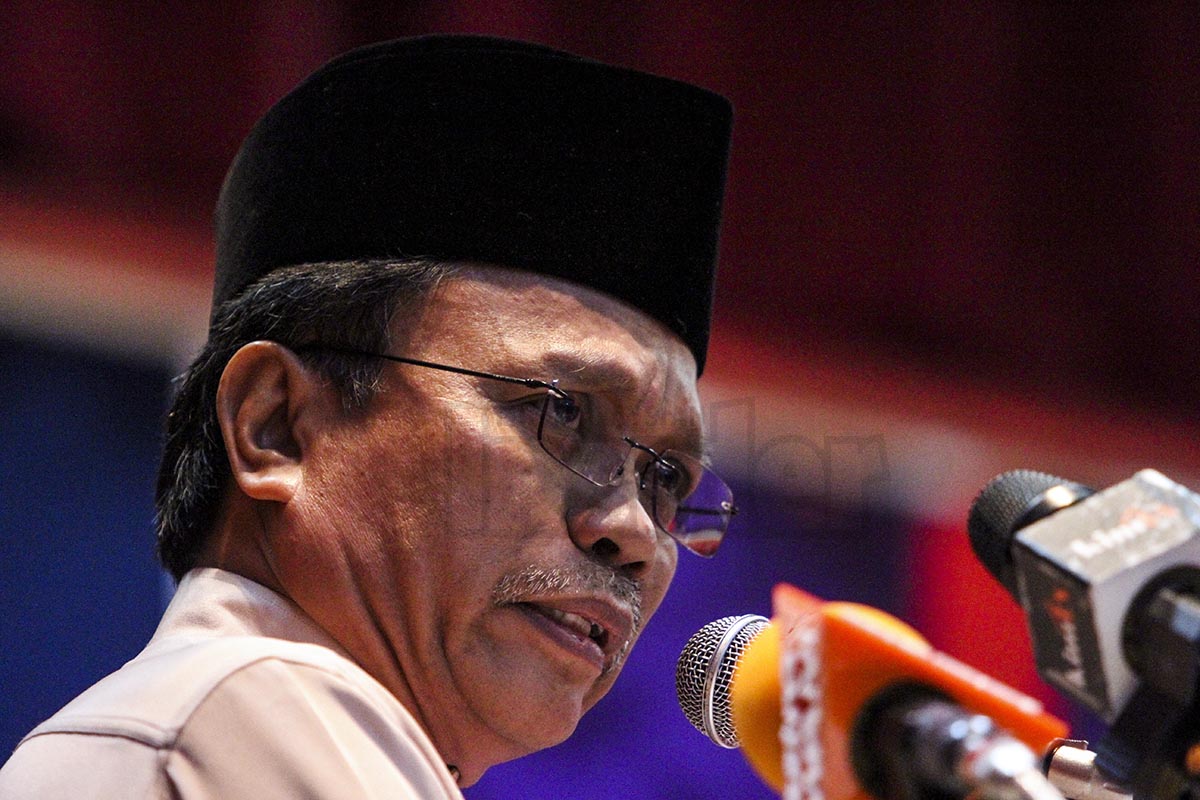 Datuk Seri Shafie Apdal berkata derma politik yang diterima Perdana Menteri Datuk Seri Najib Razak tidak pernah dibangkitkan di dalam mesyuarat Majlis Tertinggi Umno. – Gambar The Malaysian Insider oleh Seth Akmal, 8 Ogos, 2015.