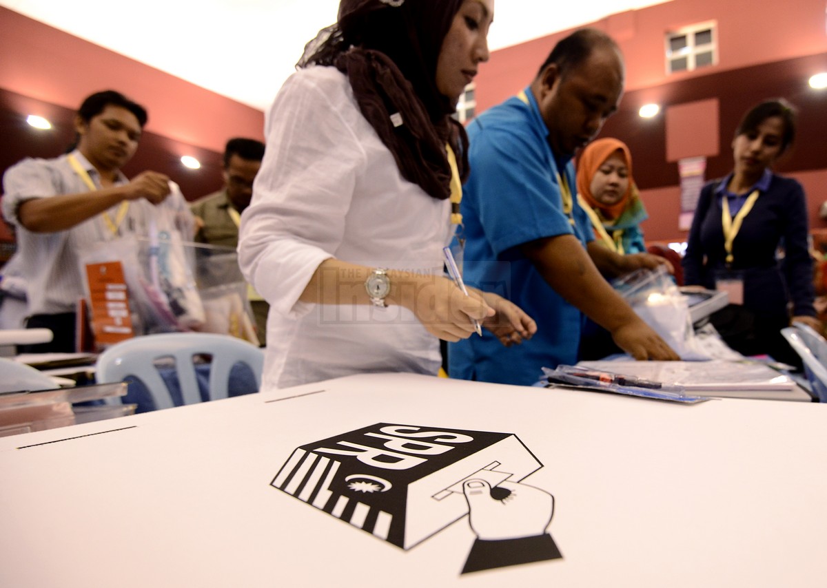 Political funding in Malaysia needs reforms following disclosure that a RM2.6 billion ‘donation’ was channelled into the prime minister’s account ahead of the 13th general election in 2013. – The Malaysian Insider file pic, December 1, 2015.