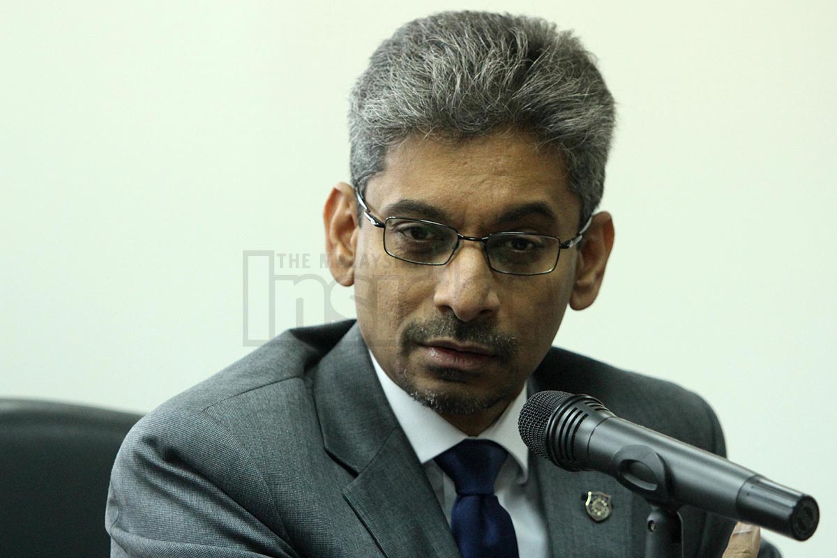 The Malaysian Bar Council president Steven Thiru says it upholds high ethical standards in the legal profession which are applicable to all members without exception. – The Malaysian Insider file pic, March 10, 2016.