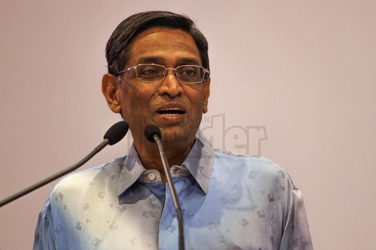 MIC president Datuk Seri Dr S. Subramaniam says Tun Dr Mahathir Mohamad has crossed the boundary as he is working with the opposition to destabilise the government of the day. – The Malaysian Insider file pic, March 12, 2016.