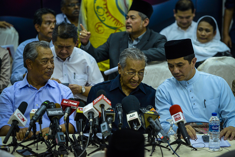 Many Pakatan Harapan supporters have not forgiven Tun Dr Mahathir Mohamad for his clampdown on opposition supporters during his rule, and are against making him a leader in the campaign to oust Datuk Seri Najib Razak. – The Malaysian Insider file pic, March 11, 2016.