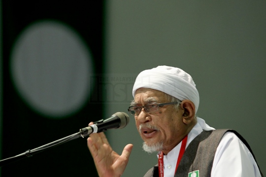 Presiden PAS Datuk Seri Abdul Hadi Awang mengambil langkah sendiri mencalonkan tiga ahli Dewan Undangan Negeri (Adun) PAS kepada istana sebagai calon menteri besar Selangor. – Gambar fail The Malaysian Insider, 5 September, 2014. 