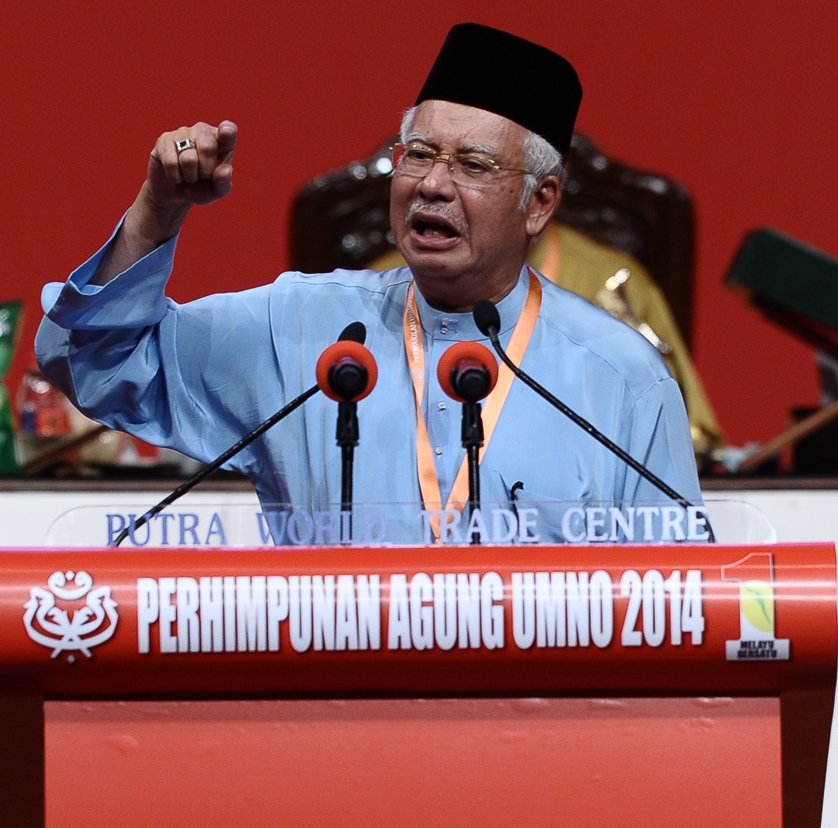 Presiden Umno Datuk Seri Najib Razak pada ucapan penggulungannya di Perhimpunan Agung Umno 2014 Sabtu lalu menuduh blogger Umno bangang kerana mengkritik parti sendiri. – Gambar fail The Malaysian Insider, 1 Disember, 2014.