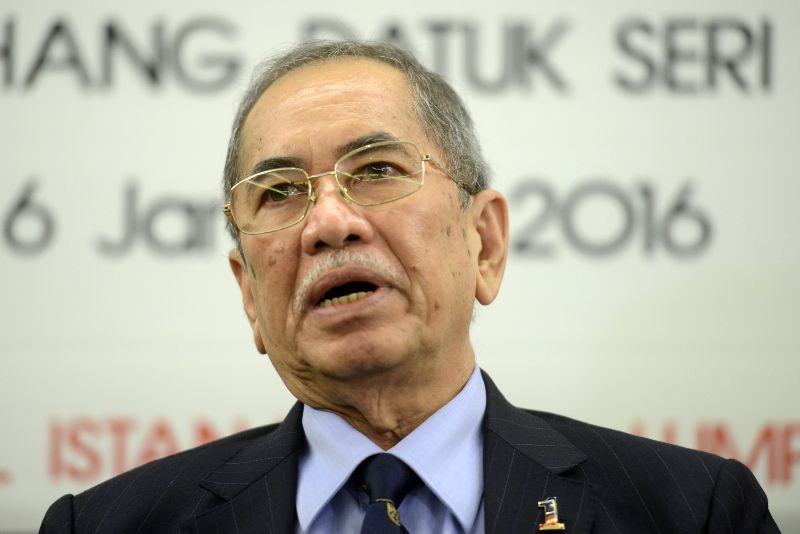 Menteri Sumber Asli dan Alam Sekitar Datuk Dr Seri Dr Wan Junaidi Tuanku Jaafar berkata, lawatan beliau ke Kuantan, Pahang adalah bagi meninjau kemungkinan sebarang pengubahsuaian yang boleh dilakukan terhadap arahan moratorium terhadap aktiviti perlombongan bauksit di sana. – Gambar fail The Malaysian Insider, 22 Februari, 2016.