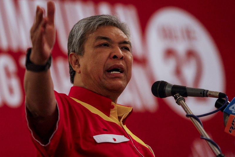 Datuk Seri Ahmad Zahid Hamidi ketika berucap di Perhimpunan Agung Tahunan Majlis Belia Selangor ke-32 di Shah Alam, Selangor. – Gambar The Malaysian Insider oleh Seth Akmal, 14 Februari, 2016.