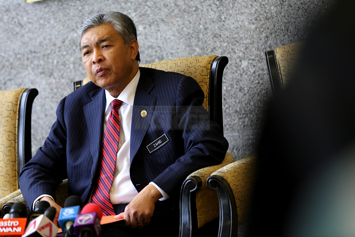 Home Minister Datuk Seri Ahmad Zahid Hamidi says 1.5 million workers from Bangladesh will enter Malaysia over three years. – The Malaysian Insider filepic, June 25, 2015.