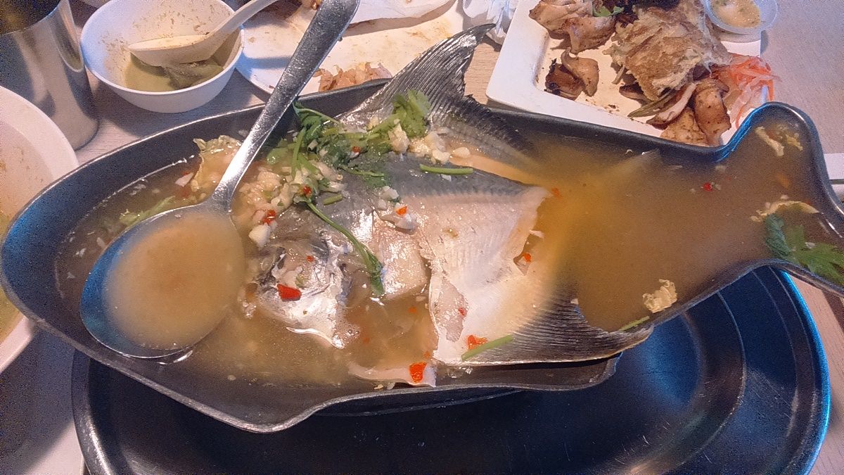 To add insult to injury, the steaming broth for this tiny, overpriced pomfret was tasteless. – The Malaysian Insider pic, October 12, 2015.