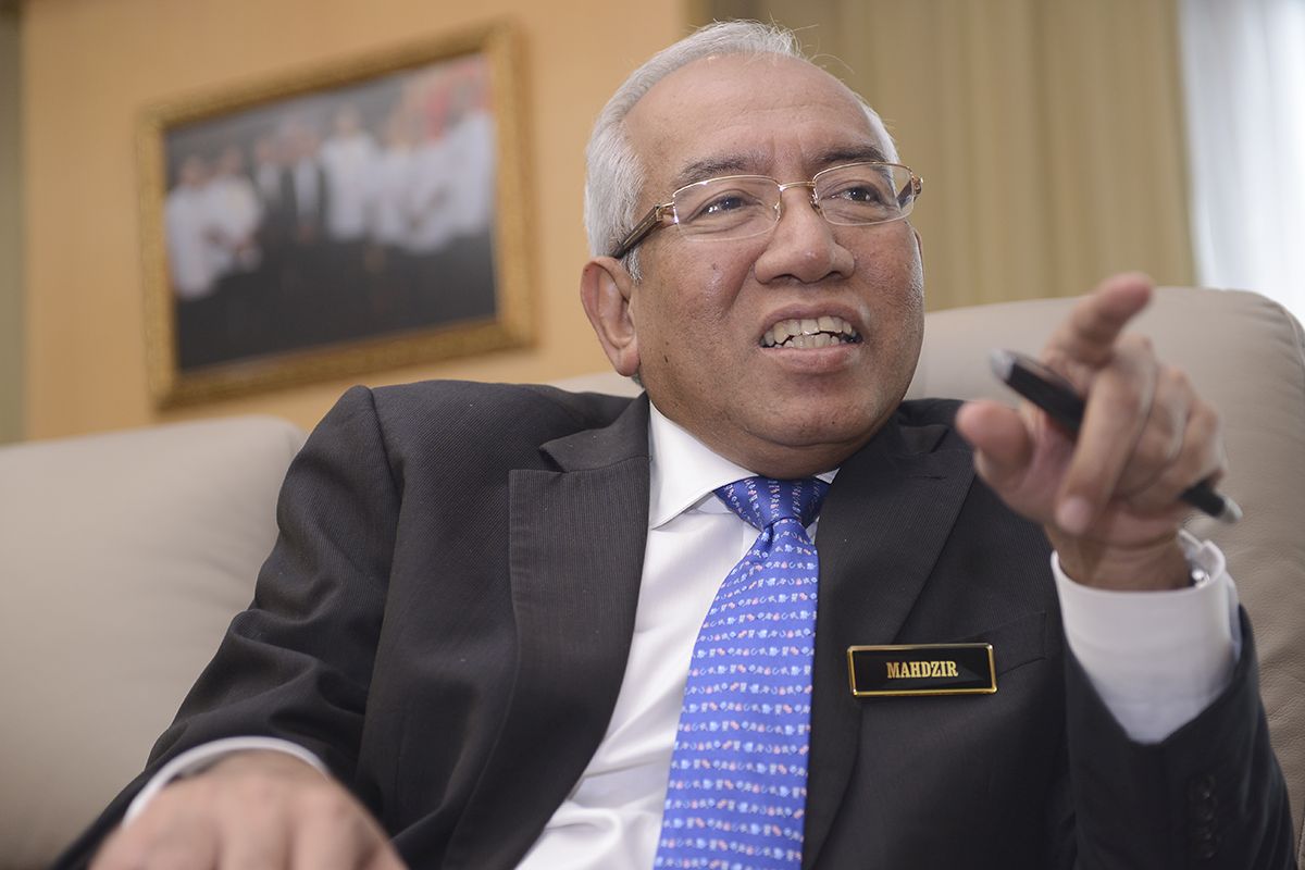 Education Minister Datuk Mahdzir Khalid has advised teachers that their careers may be in jeopardy should they take part in the Bersih 4 rally this weekend. – The Malaysian Insider pic by Nazir Sufari, August 26, 2015.