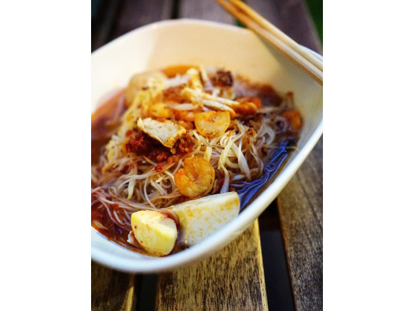 Crushed shellfish make up this savoury broth for the Hokkien mee.