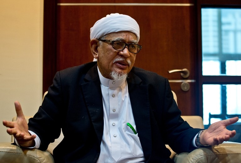  Presiden PAS Datuk Seri Abdul Hadi Awang berkata, tidak akan ada penyertaan daripada PAS dalam gabungan parti pembangkang baharu kerana pembentukannya tidak jelas dalam mendaulatkan Islam. – Gambar fail The Malaysian Insider, 10 September, 2015. 