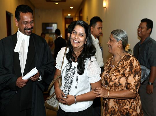 Indira Gandhi (centre) today said Putrajaya has failed to ensure justice for Malaysian mothers and their children. – The Malaysian Insider pic, June 28, 2014.