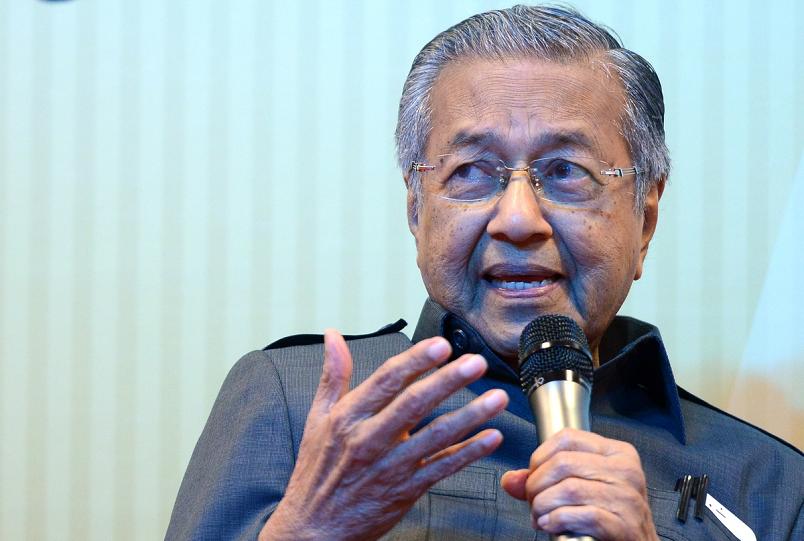 Tun Dr Mahathir Mohamad berkata cara terbaik untuk suruhanjaya anti rasuah bertindak ialah dengan mengaudit cara hidup suspek. – Gambar fail The Malaysian Insider , 15 Februari, 2016.