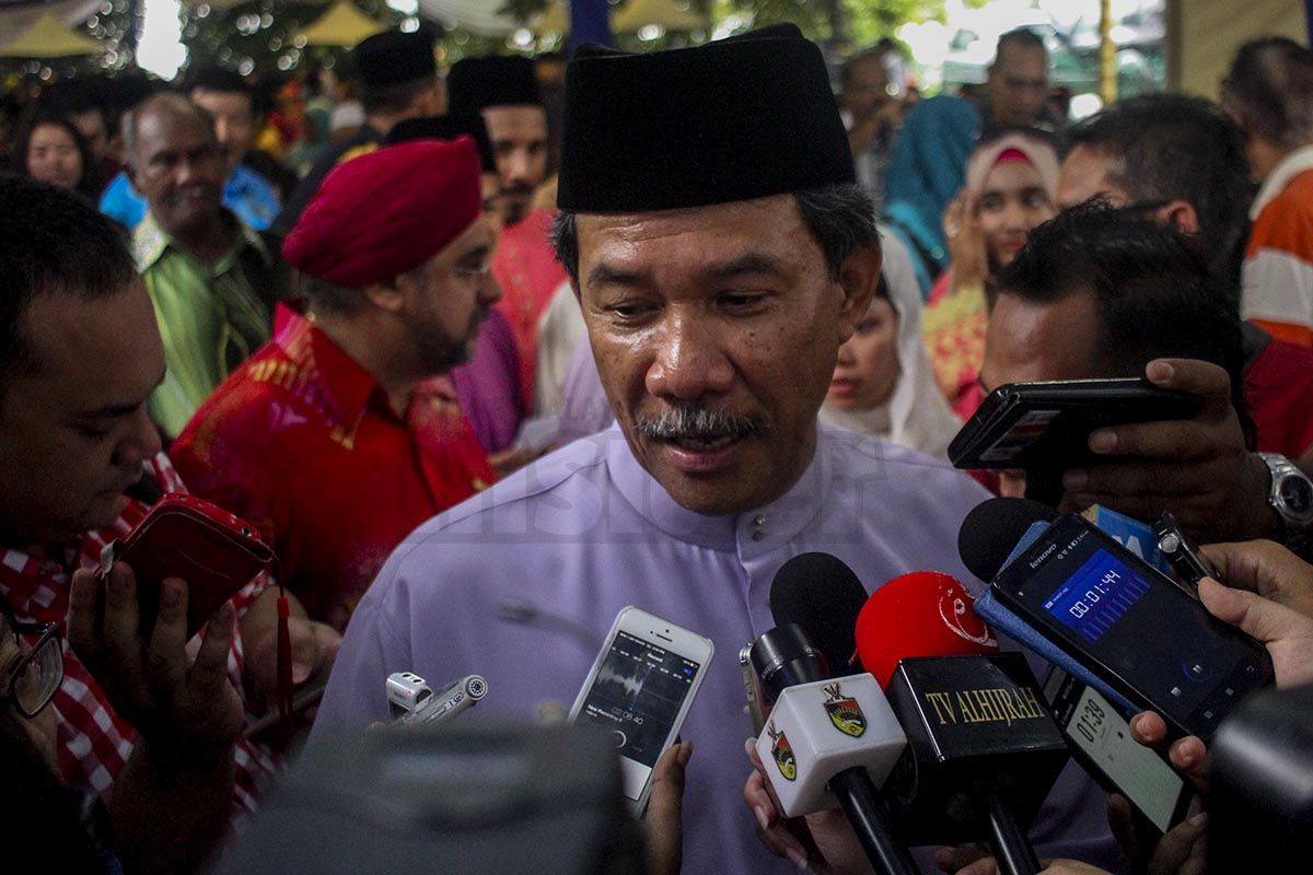 Negri Sembilan Umno Liaison Committee chairman Datuk Seri Mohamad Hasan says it is Tun Dr Mahathir Mohamad's choice if he wants to leave the party. – The Malaysian Insider file pic, March 1, 2016.