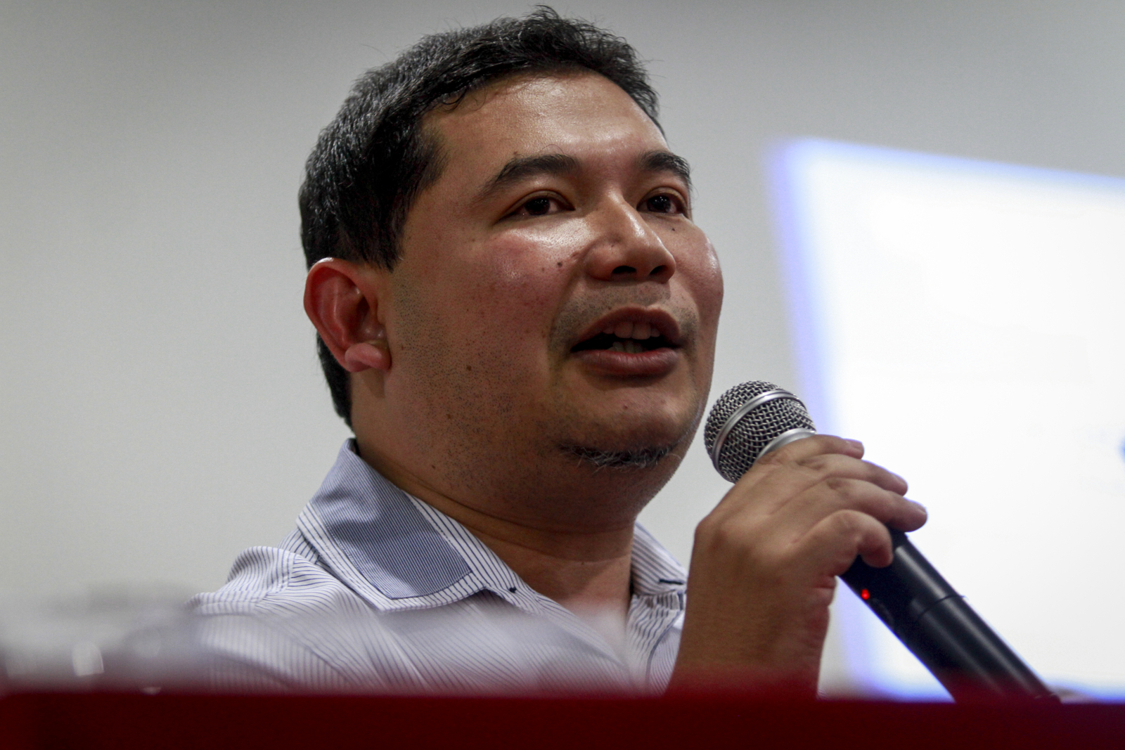 PKR's Rafizi Ramli says Putrajaya should use the RM1.1 billion it gave to 1MDB to fund JPA scholarships. – The Malaysian Insider file pic, January 21, 2016.