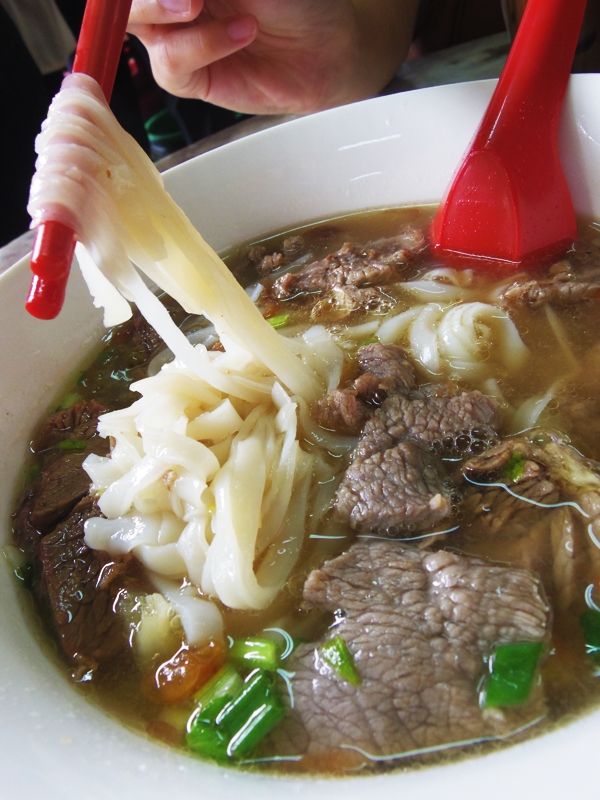 The big bowl of beef noodles disappeared within minutes of it arriving. – Pic courtesy of Hungry Go Where, August 25, 2014.