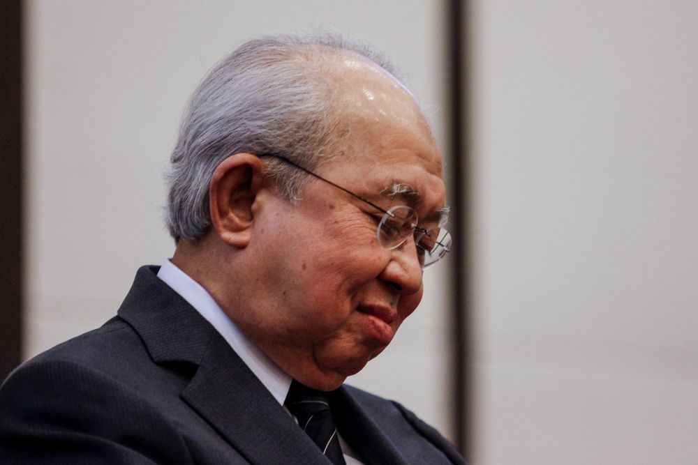 Tengku Razaleigh Hamzah yang merupakan pengasas Petronas berkata tiada peruntukan undang-undang menetapkan jawatan penasihat perlu terdiri daripada kelompok bekas-bekas pemimpin. – Gambar fail The Malaysian Insider, 13 Mac 2016.