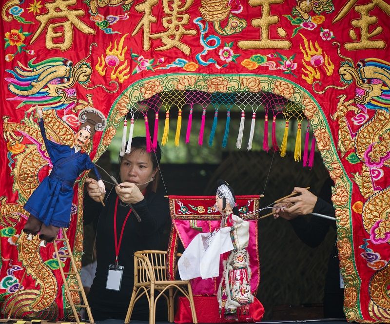 Ling Goh, who leads Penang's Kim Giak Low Choon Teochew Puppetry Troupe, is preserving and continuing the art form for future generations. – Pic courtesy of Pusaka, February 23, 2016.