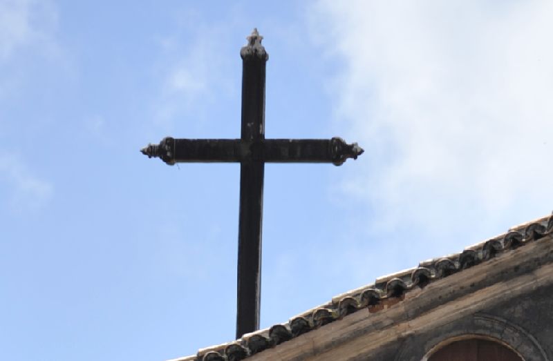 Some residents of Taman Medan in Petaling Jaya deem the presence of a cross on a shophouse building near their homes as 'challenging Islam' and a possible influence on their youths. – Wikipedia file pic, April 19, 2015.