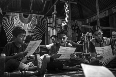 Young singers practising the Cicak Rowo, Ilir-ilir, Perahu Layar and Pepeleng songs at a training session. These songs are about good deeds, prayers, good advice and light entertainment. – The Malaysian Insider pic by Nazir Sufari, December 19, 2015.